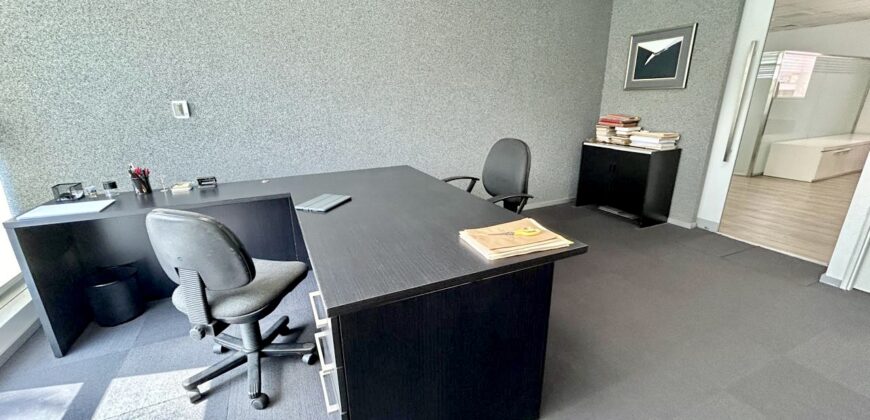 Oficina Moderna y Totalmente Implementada en Venta – ¡Ideal Para Tu negocio!